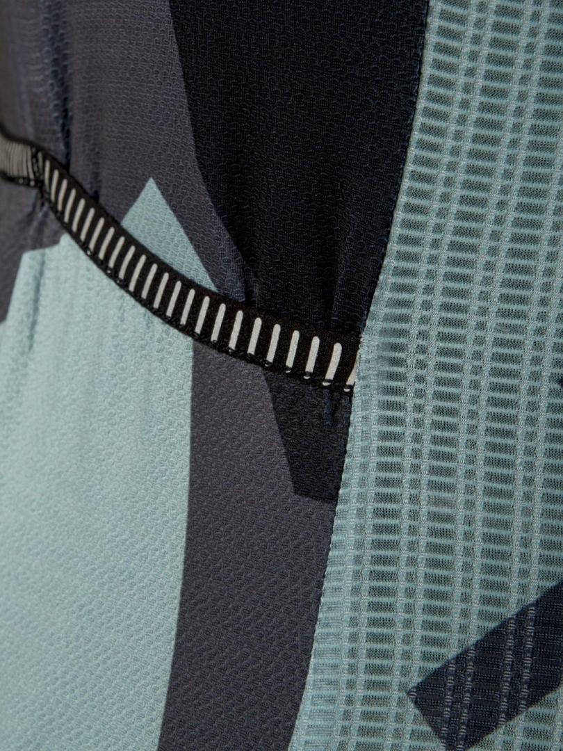 BAR_3733-2-Duzy-min-810x1080