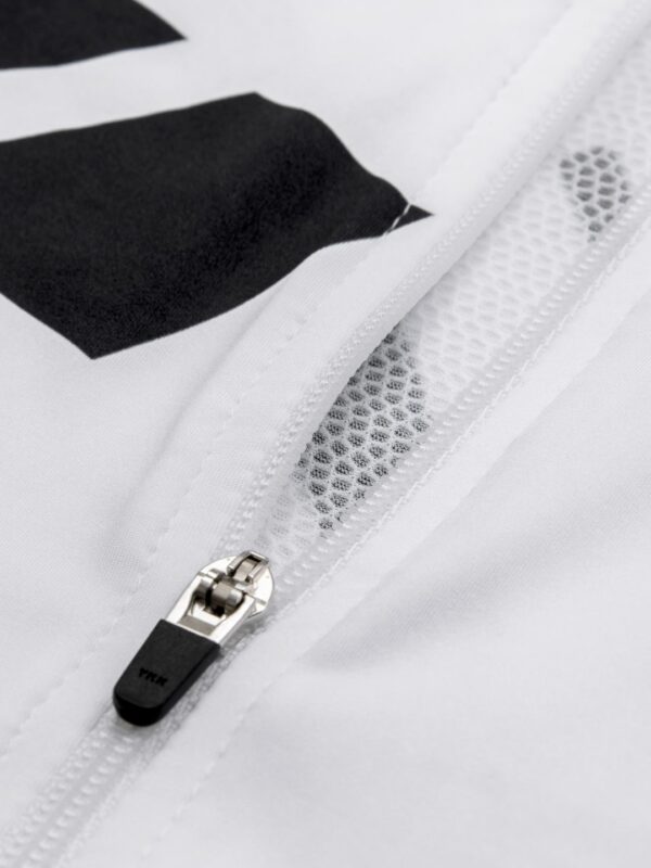 BAR_3881 (Duży)-min